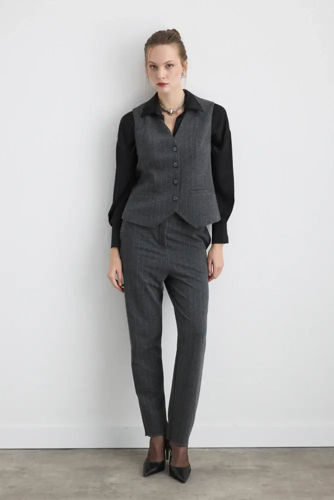 Simli Çizgili Örme Yelek & Pantolon - Gri Takım