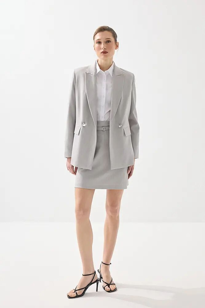 İki Düğmeli Balıksırtı Blazer Ceket & Kemerli Mini Etek - Gri