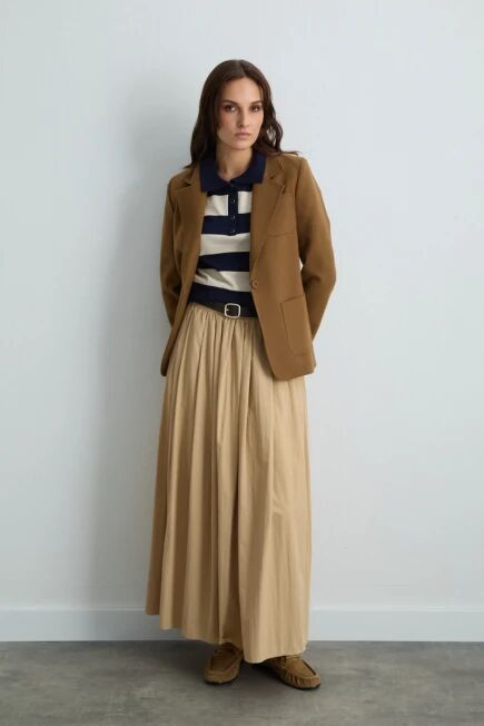 Yünlü Blazer Ceket ve Kemerli Uzun Etek Kombini