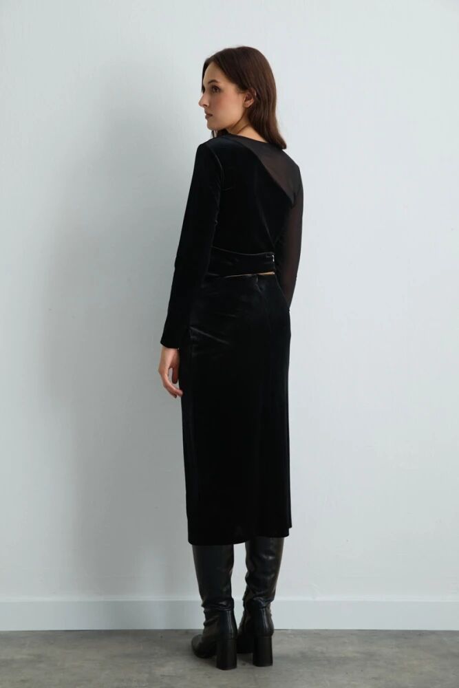 Asimetrik Tül Yakalı Kadife Bluz & Anvelop Kesim Etek - Siyah Takım - 2