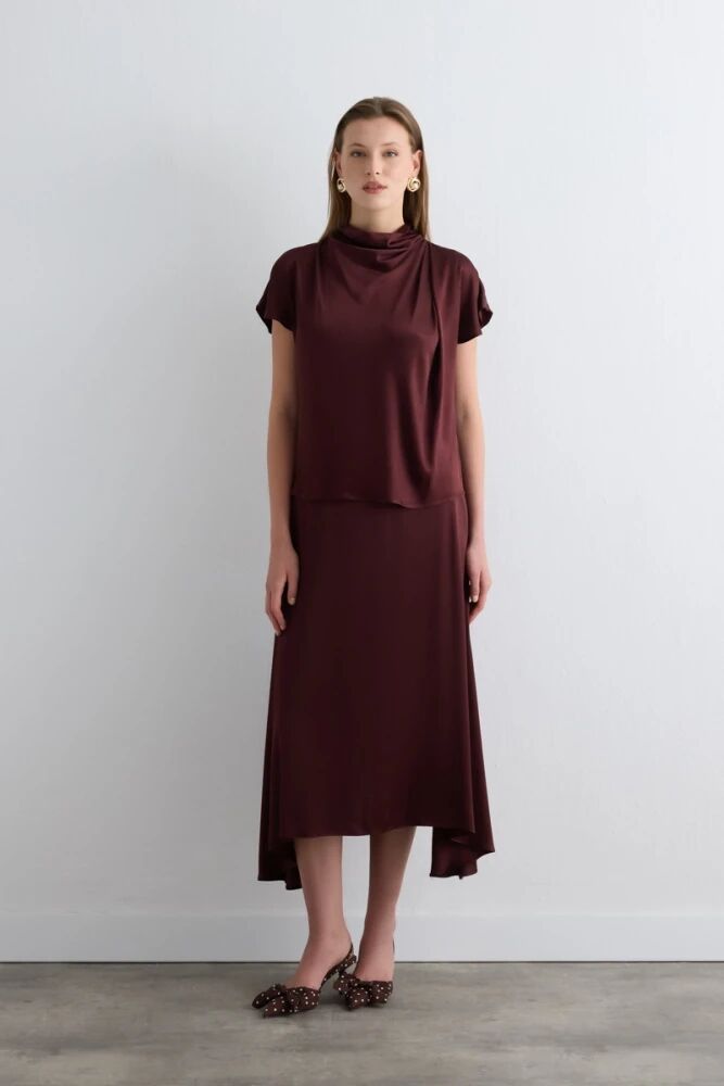 Degaje Yaka Viskon Saten Bluz & Asimetrik Kesim Etek - Bordo Takım