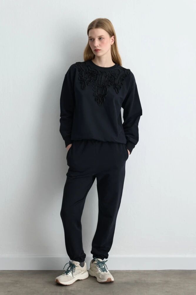 Şerit Nakışlı Pamuk Sweatshirt &Paçası Lastikli Pamuklu Eşofman Altı - Siyah Takım