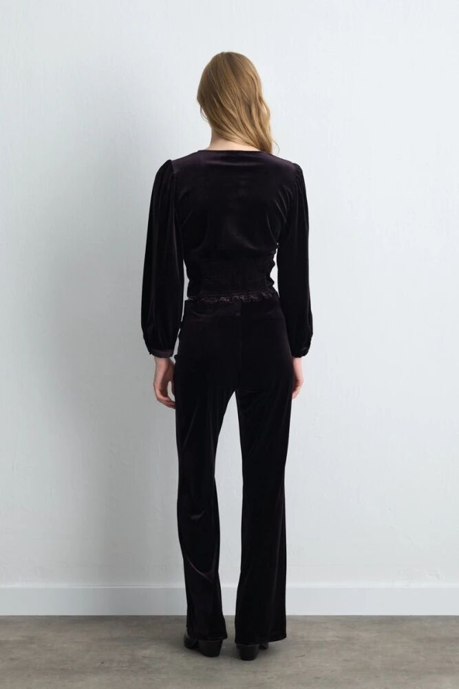 V Yakalı Kadife Bluz & Beli Lastikli Bol Paça Pantolon- Mürdüm Takım - 2