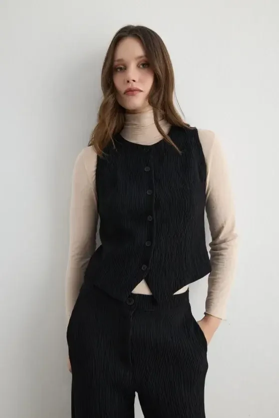 Anka Collection Round Neck Crinkle Vest - Black - 5