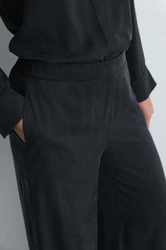 Anka Koleksiyonu Bol Paça Lyocell Pantolon - Siyah - 3