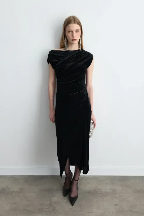 Asymmetric One-Shoulder Velvet Long Dress - Black - 2