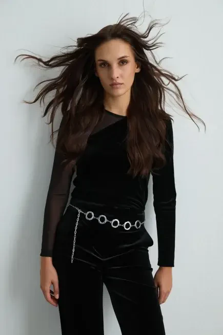 Asymmetrical Tulle-Collared Velvet Blouse - Black Black