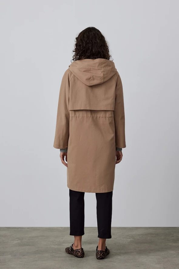 Beli Büzgülü Kapüşonlu Parka - Camel - 4