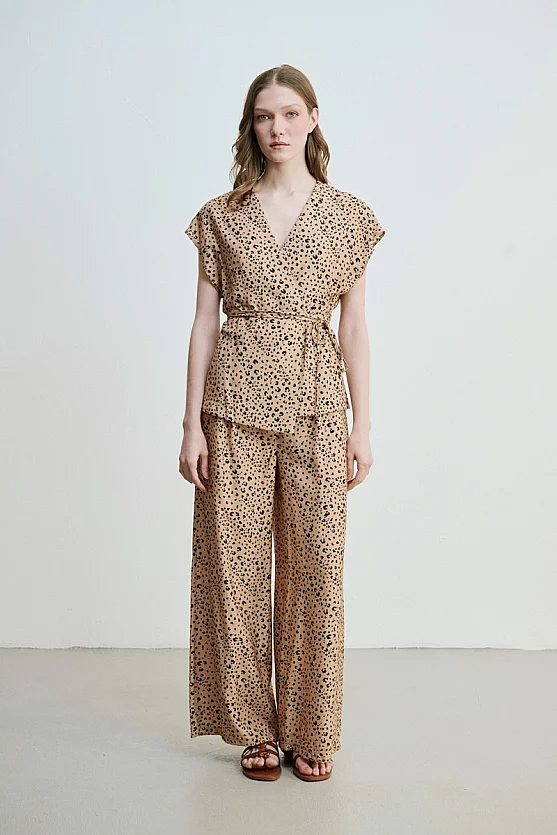 Beli İp Kemerli Anvelop Kesim Leopar Bluz - Camel - 4