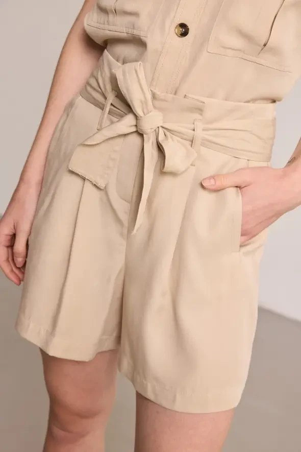 Beli Kemerli Tencel Şort - Bej - Gusto