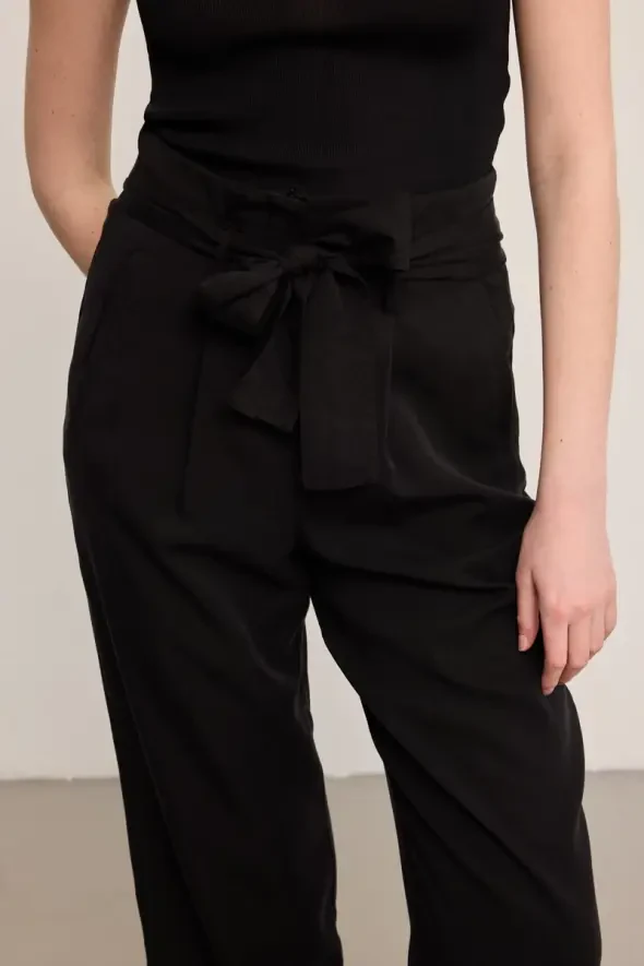 Beli Kemerli Yüksek Bel Tencel Pantolon - Siyah - 3