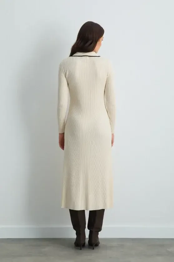 Button-Detail Polo Neck Knit Dress - Ecru - 10