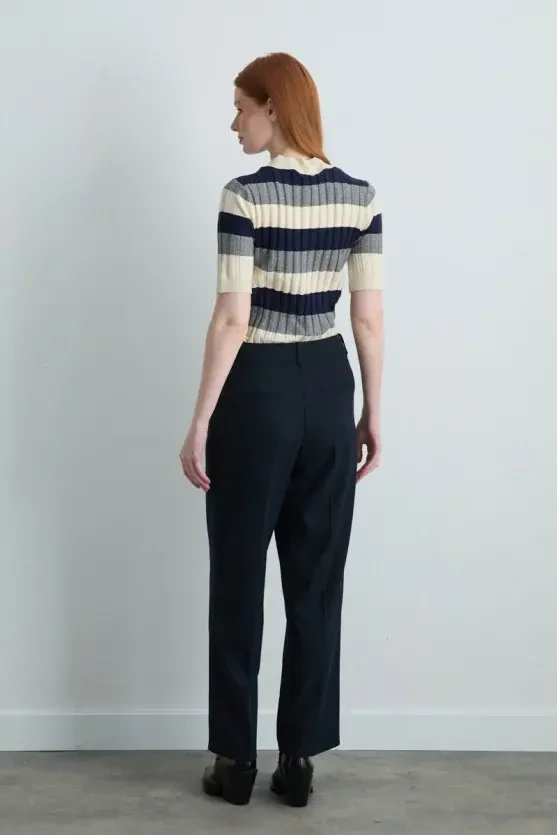 Carrot-Cut Belted Pants - Navy Blue - Gusto