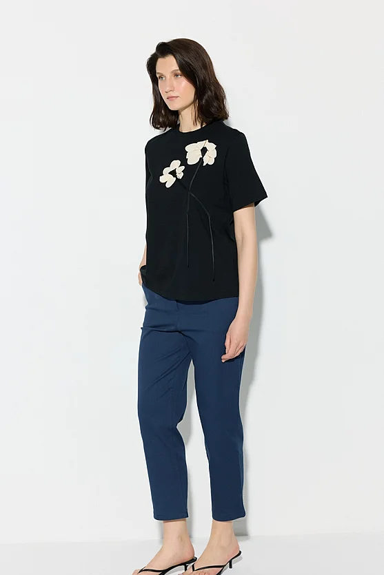 Çiçek Aplikeli Pamuk Tshirt - Siyah - Gusto
