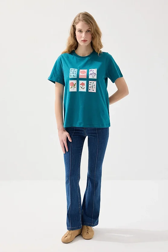Çiçek Baskılı Rahat Kesim Pamuk T-shirt - Yeşil - Gusto