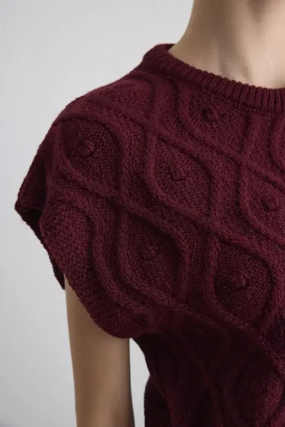 Crew-Neck Knit Sweater Vest - Mulberry - Gusto