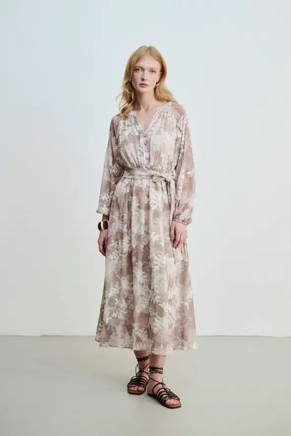 Dantel Aplikeli Uzun Elbise - Bej - Gusto