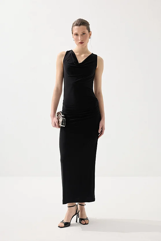 Degaje Yaka Sırtı Dantel Uzun Abiye Elbise - Siyah - Gusto