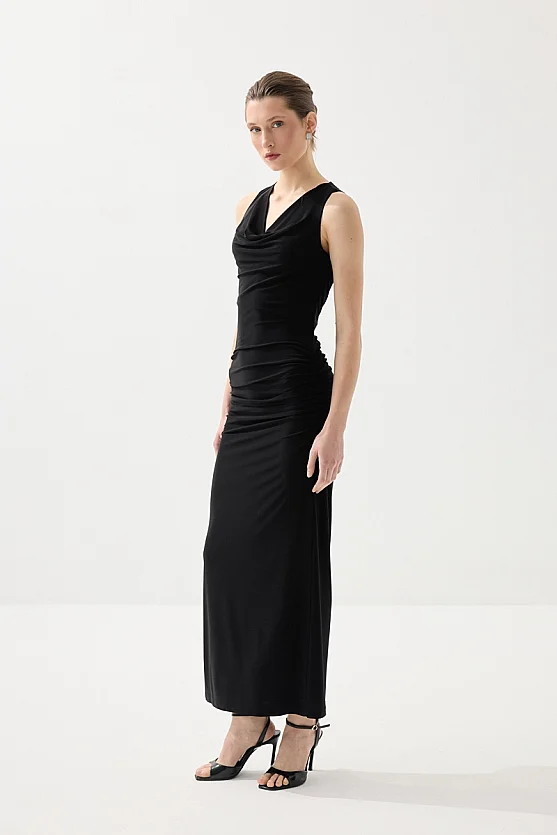 Degaje Yaka Sırtı Dantel Uzun Abiye Elbise - Siyah - 9