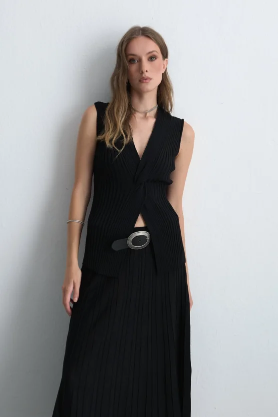 Düğüm Detaylı Viskon Triko Bluz - Siyah - 3