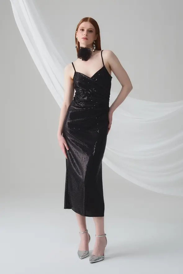 Anvelop Kesim Pullu Uzun Elbise - Siyah - 3