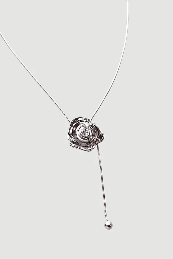 Adjustable Long Necklace with Rose Motif - Silver - 2