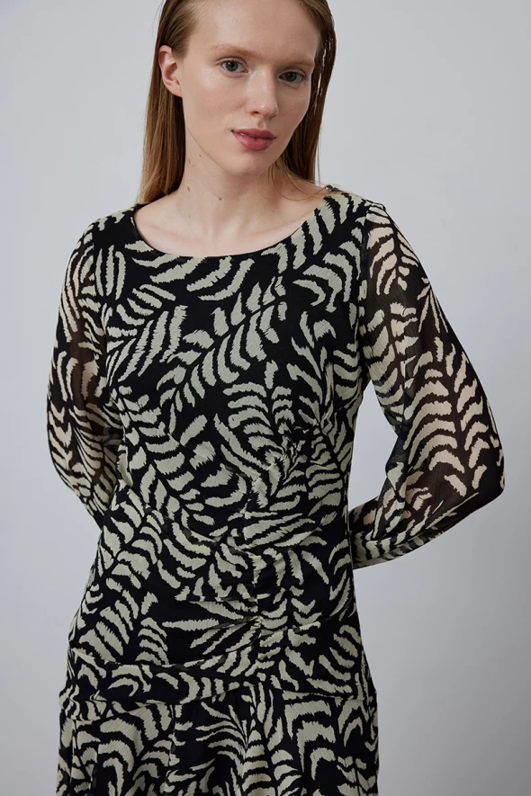 Asymmetric Dress with Long Sleeve - Black - 5