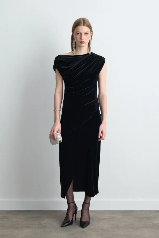 Asymmetric One Shoulder Velvet Long Dress Black - Gusto