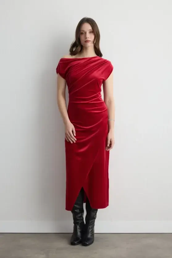 Asymmetric One Shoulder Velvet Long Dress - Red - Gusto