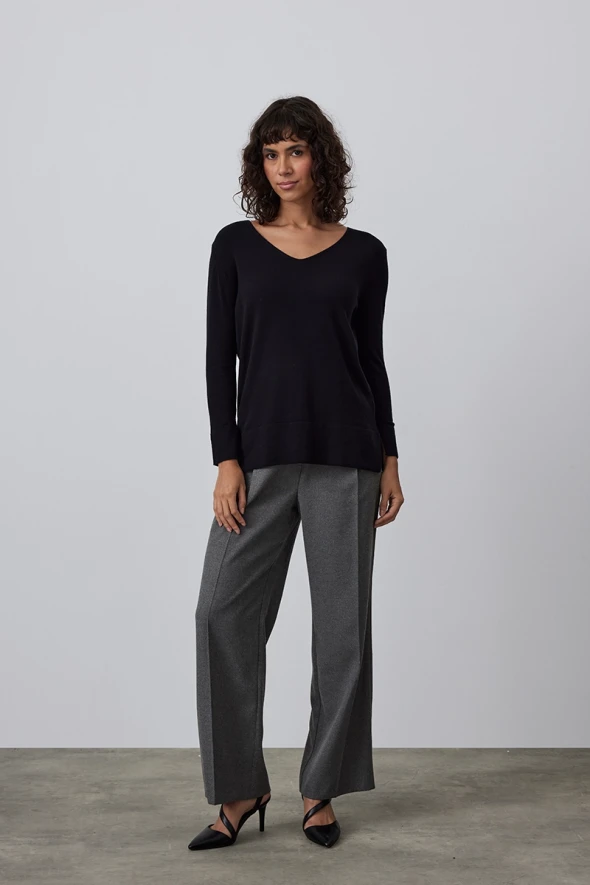 Basic Knitwear with V Neck- Black - 2