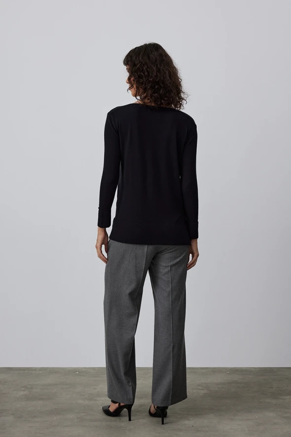 Basic Knitwear with V Neck- Black - 7