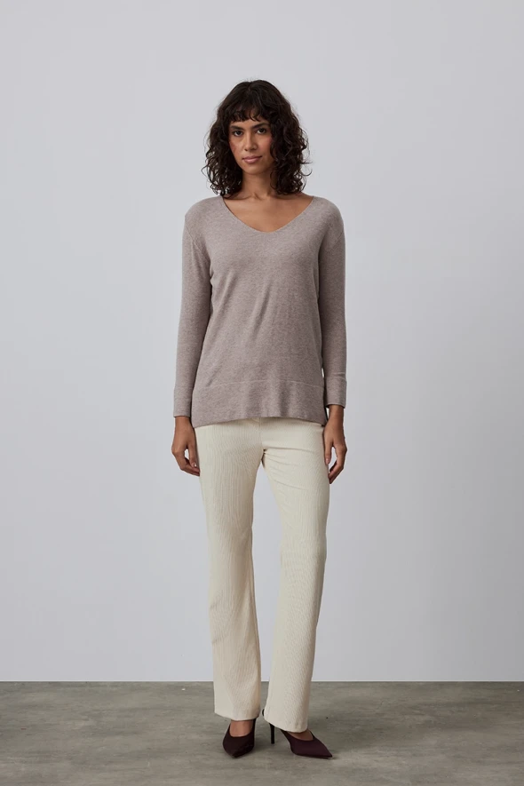 Basic Knitwear with V Neck- Mink - 2