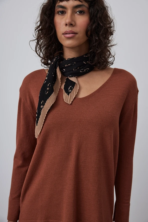 Basic Knitwear with V Neck- Tan - 3