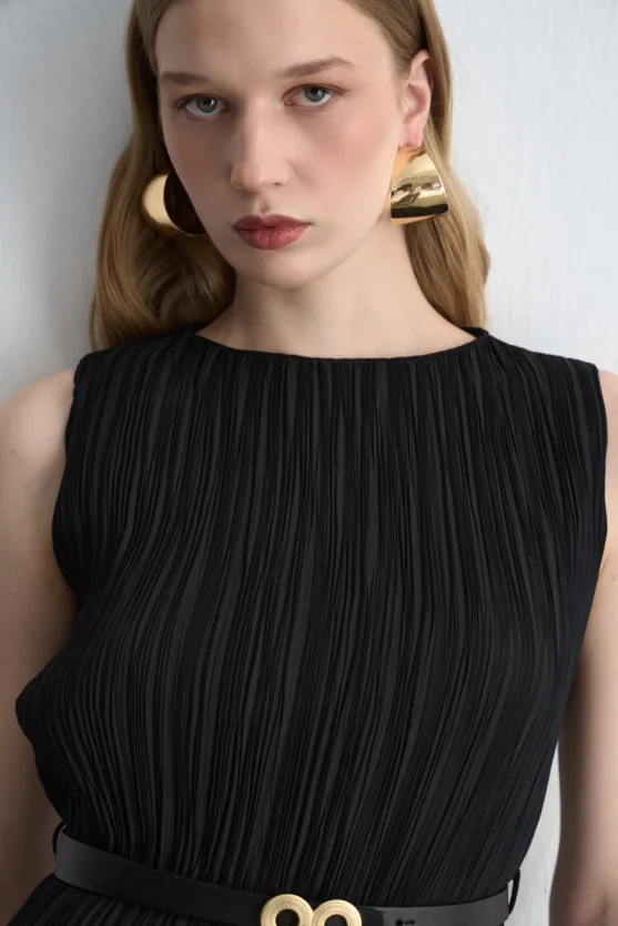 Belted Pleated Dress Black - Gusto