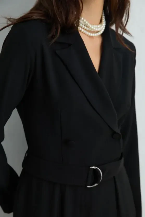 Blazer-Collar Crepe Jumpsuit - Black - Gusto