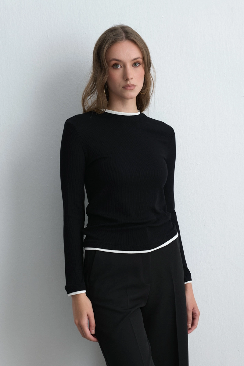 Blouse with Contrast Detail - Black - Gusto