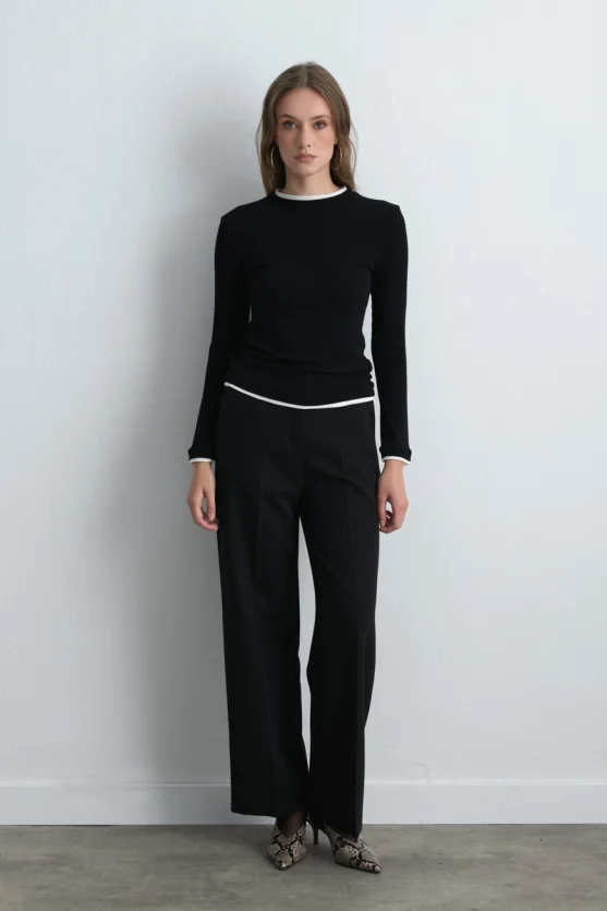 Blouse with Contrast Detail Black - Gusto