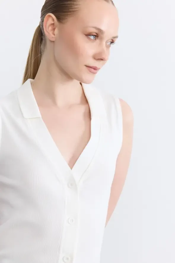 Buttoned Cotton Ribbed Polo Neck Blouse - Ecru - 3