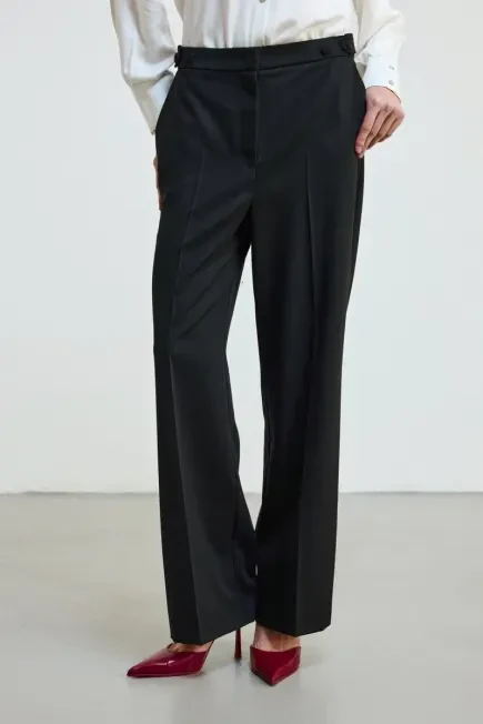 Buttoned Tapered Pants - Black - Gusto