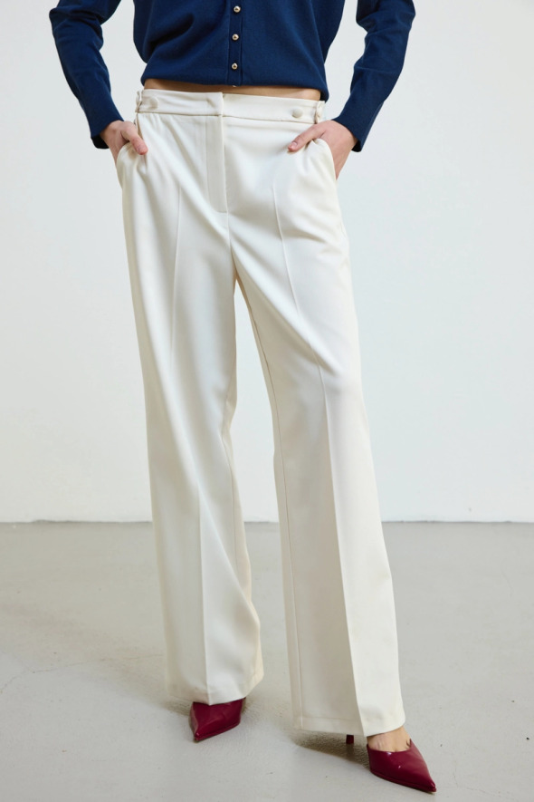 Buttoned Tapered Pants - Ecru - Gusto