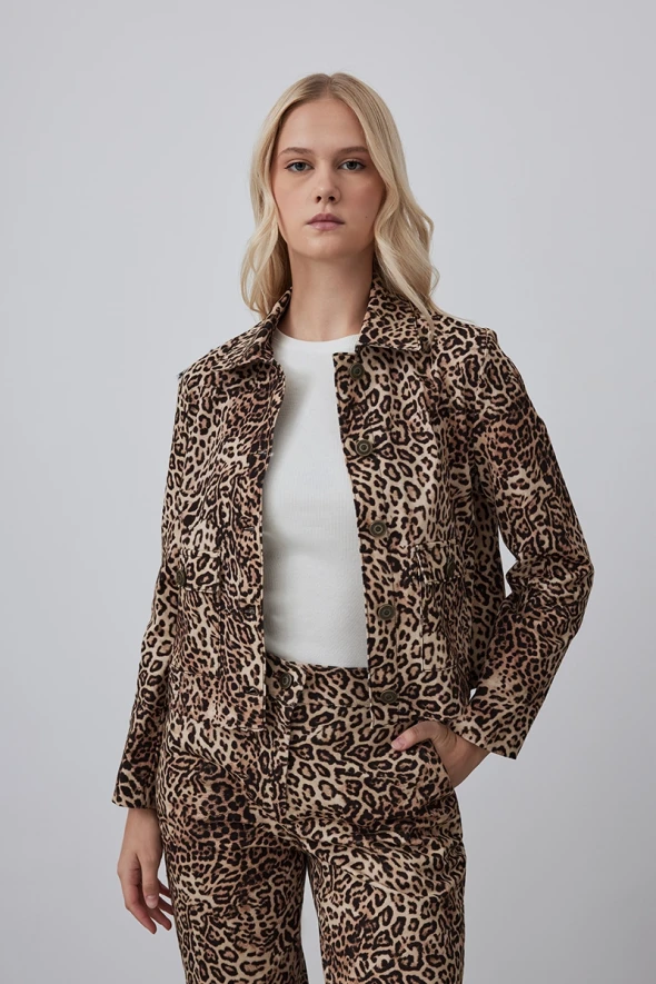 Canvas Jacket with Leopard Pattern - Brown - 2