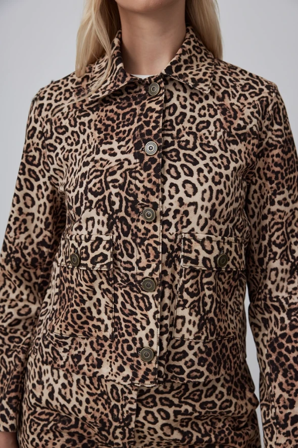 Canvas Jacket with Leopard Pattern - Brown - 4