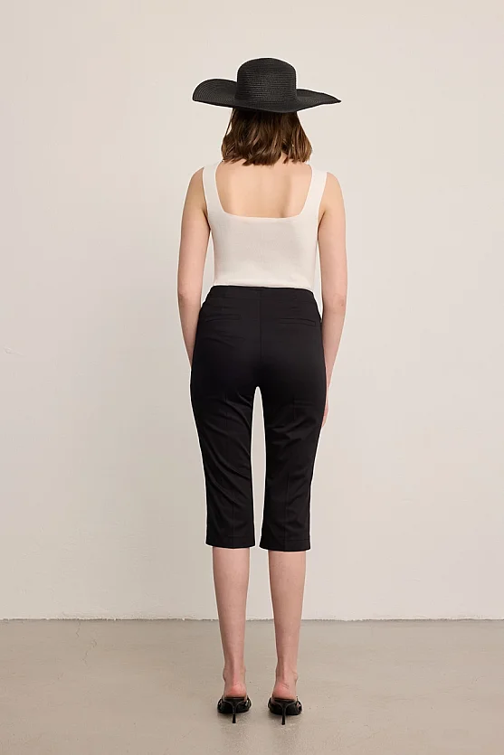 Capri Trousers - Black - Gusto