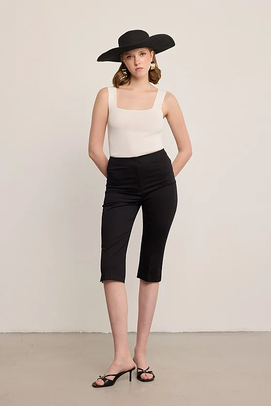 Capri Trousers - Black - Gusto