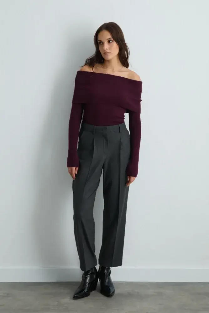 Carrot-Cut Belted Pants - Gray