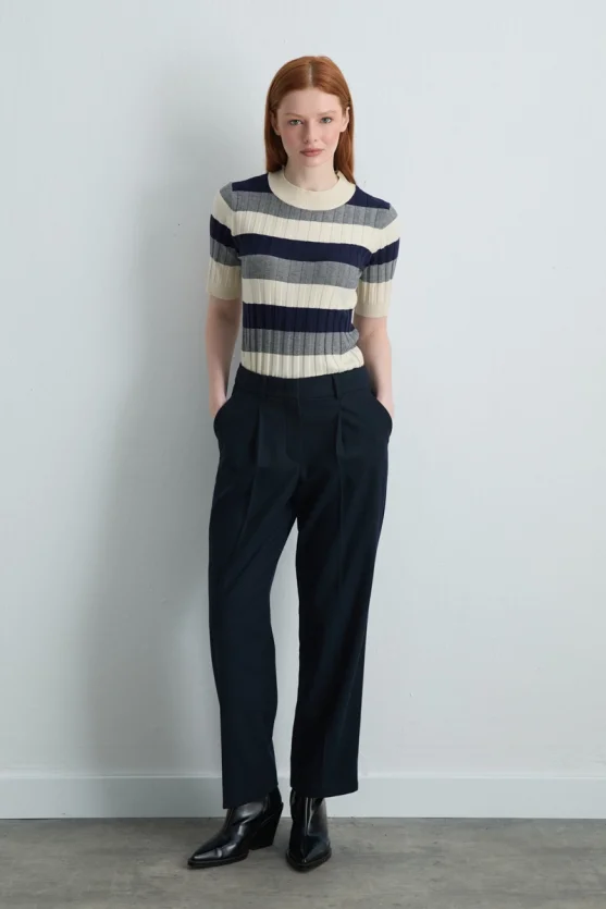 Carrot Cut Belted Pants Navy Blue - Gusto