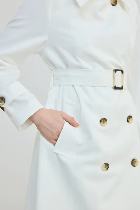 Classic Trenchcoat - White - 6