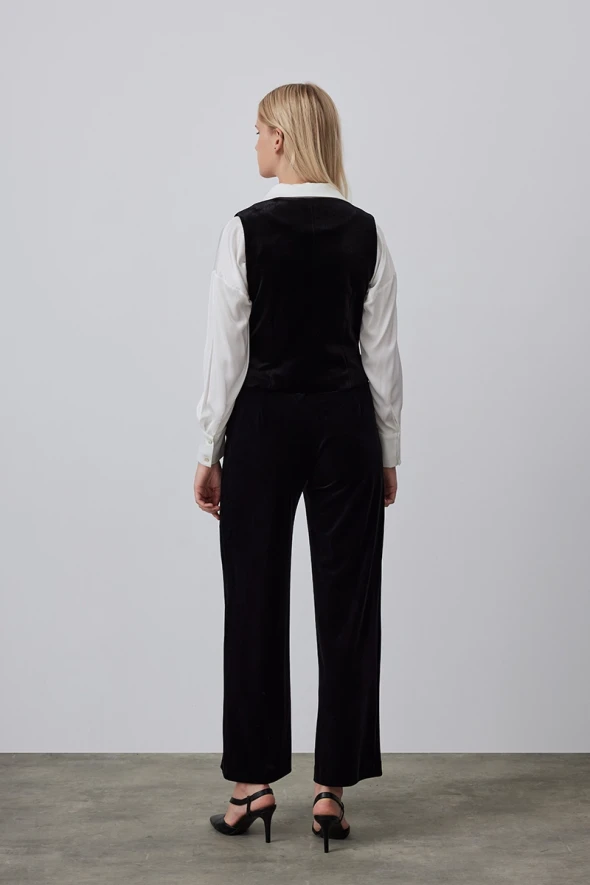 Classic Velvet Vest - Black - 4