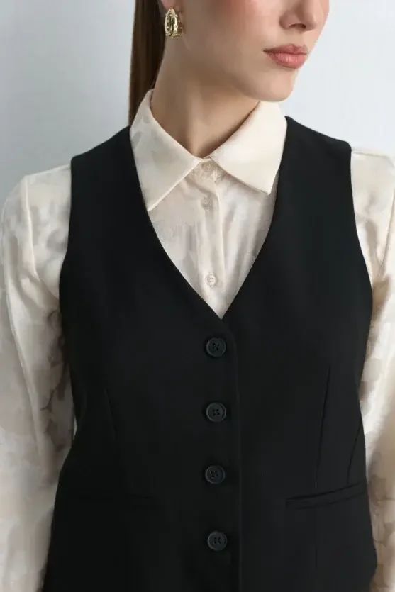Classic Vest - Black - 3