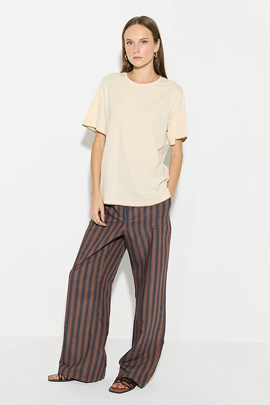 Contrast Embroidery Detail Cotton T-Shirt - Beige - 4